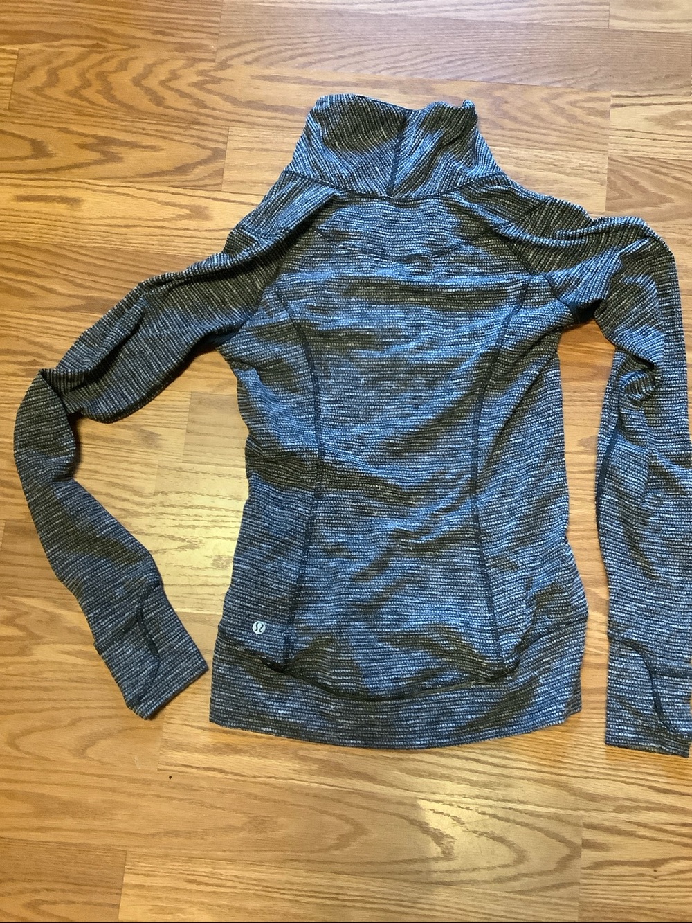 lululemon athletica pullover - Picture 5 of 6